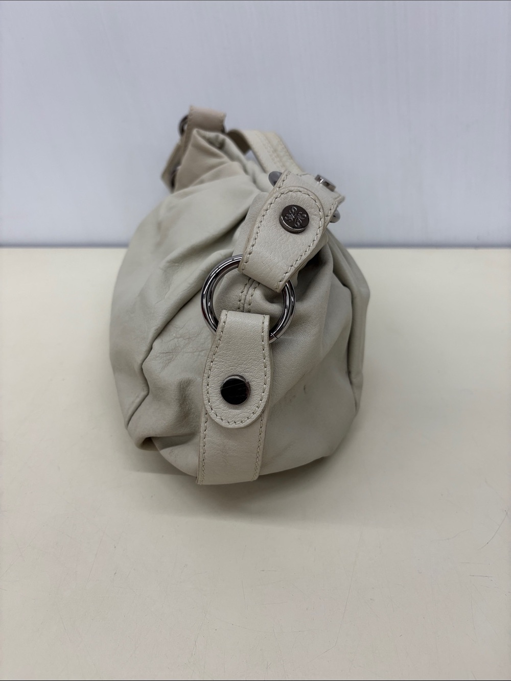 Simply Vera Vera Wang Soft Cream Shoulder Bag - Picture 2 of 9